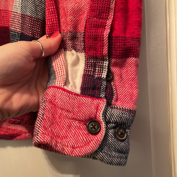 F21 Plaid Shacket with detachable hood - Picture 3 of 8